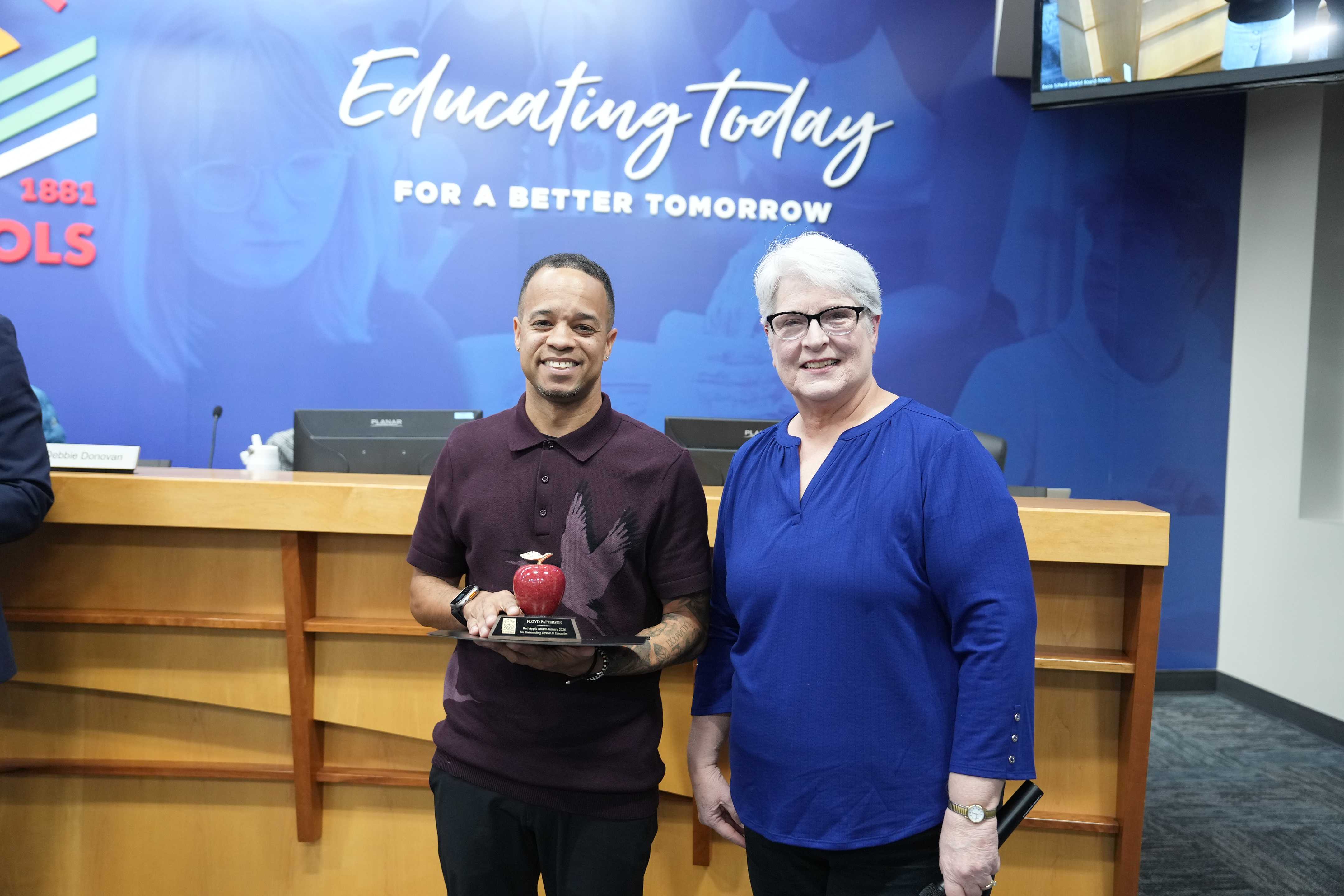 Red Apple Award 